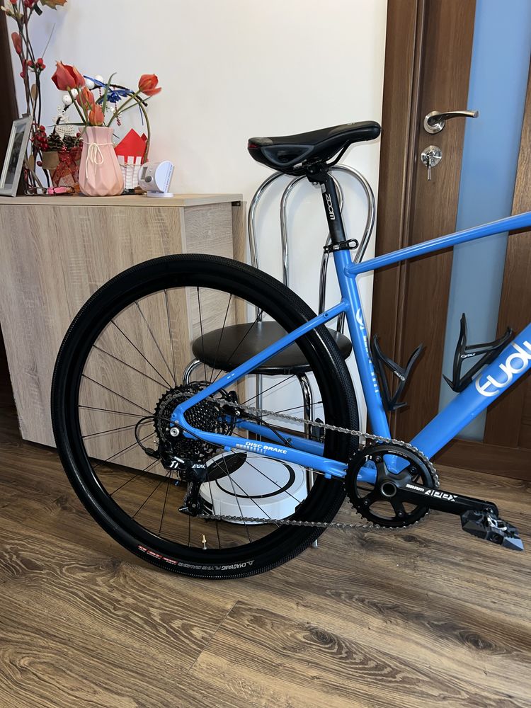 Vand bicicleta gravel ca noua