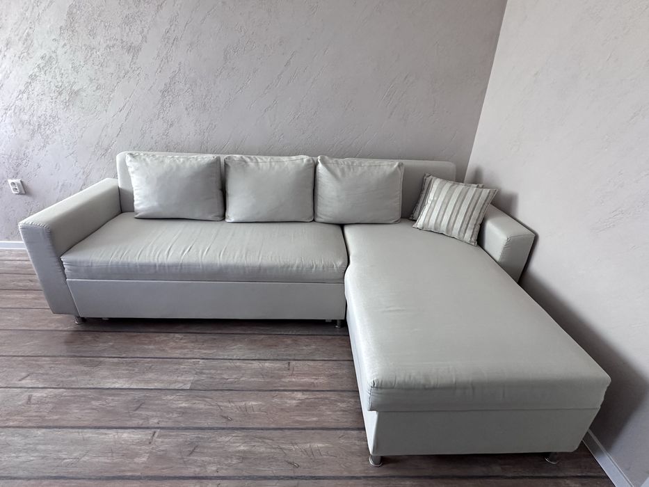 Ъглов диван с отваряема лежанка и функция сън