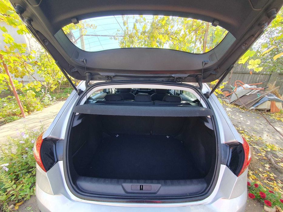 Vând PEUGEOT 308 – BLUE HDI (DIESEL) – 145000 km