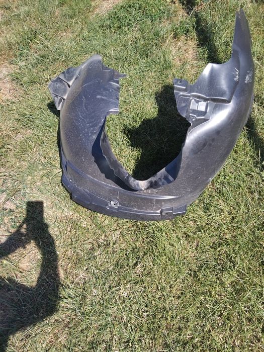 Vând carenaje   volvo v40cc, xc90, XC60 sau ornamente bara față.