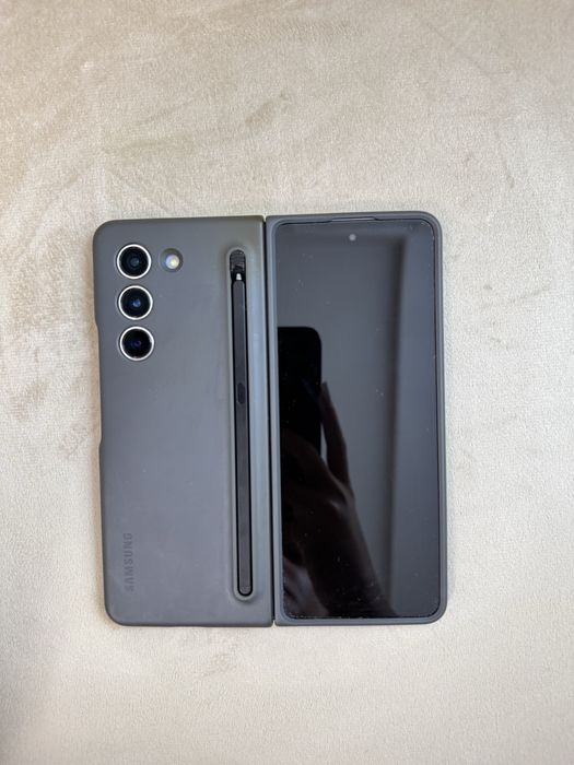 Samsung Galaxy Z Fold5 5G – 512 GB