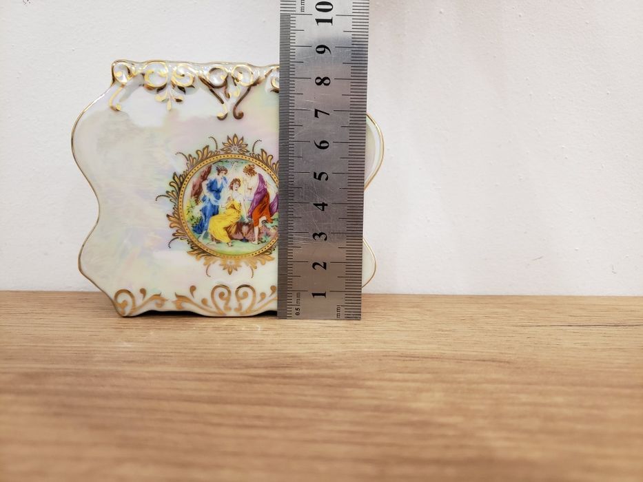 Салфетница. Солонка. Сервиз Мадонна