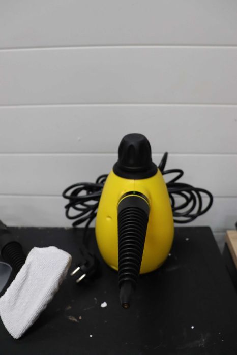 Парочистачка Clatronic DR 3653, 250мл, 3.5 бара, 1050W, Черен / Жълт