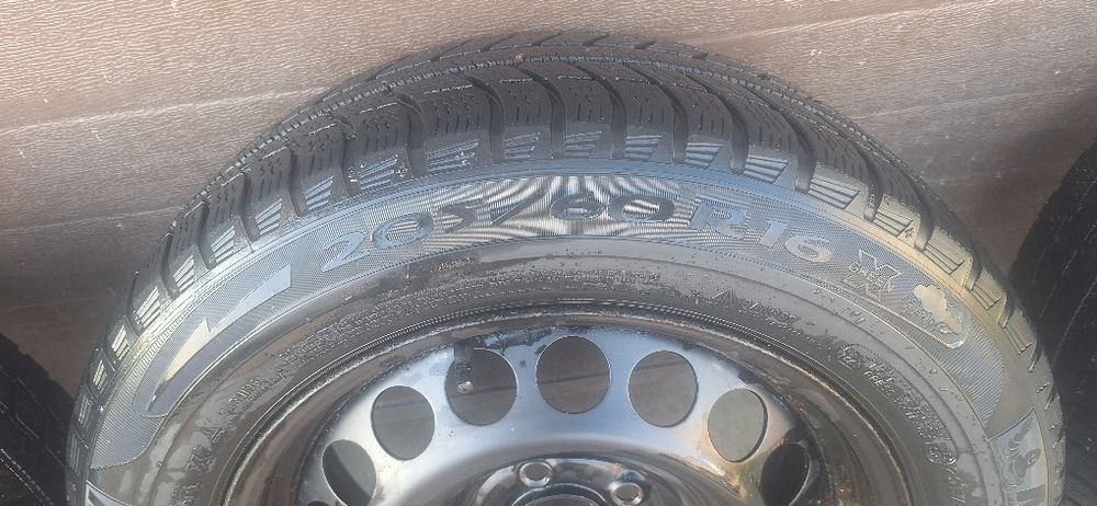 Set roti cu anvelope iarna Michelin 205/60r16 Audi a4 b8
