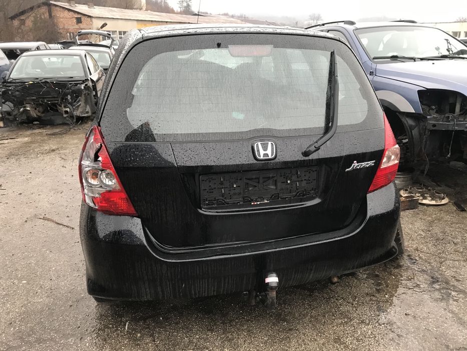 Honda Jazz 1.4i 83к.с facelift черна на части