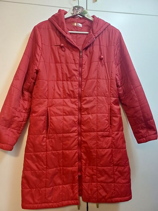 Червено дамско яке