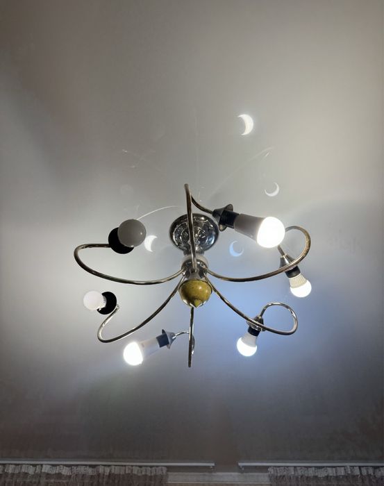 Продам люстру в хорошем состоянии