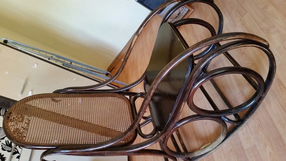 Balansoar stil Thonet din lemn curbat