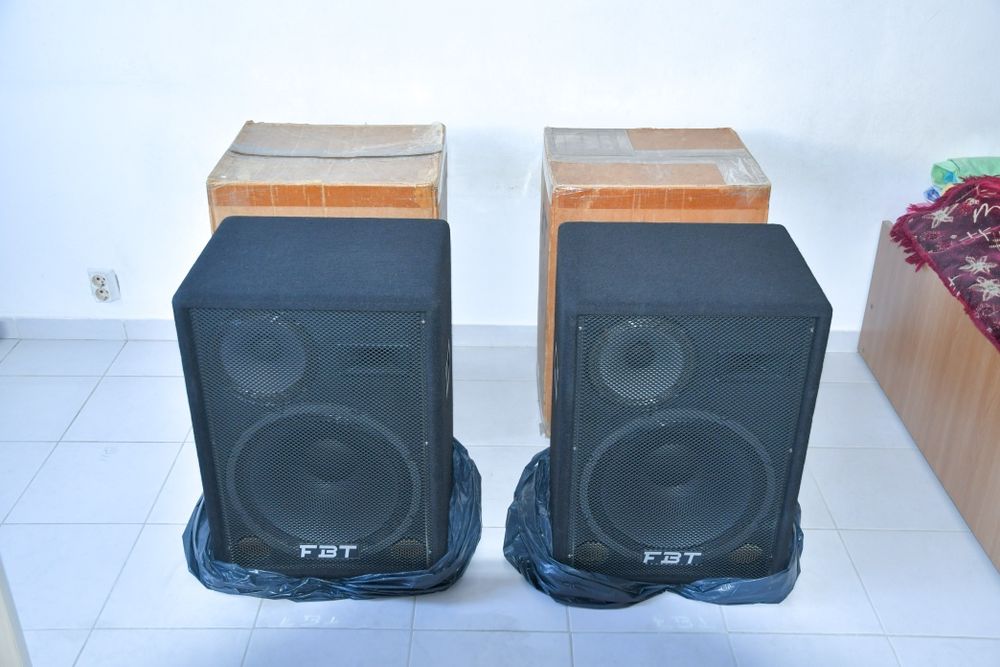Boxe FBT 250w 3 căi 15 țoli 8 ohmi Dynacord RCF VL ieftin afacere Bucu