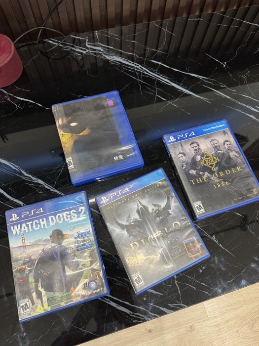 Продам Playstation 4 / playstation 4 soyiladi