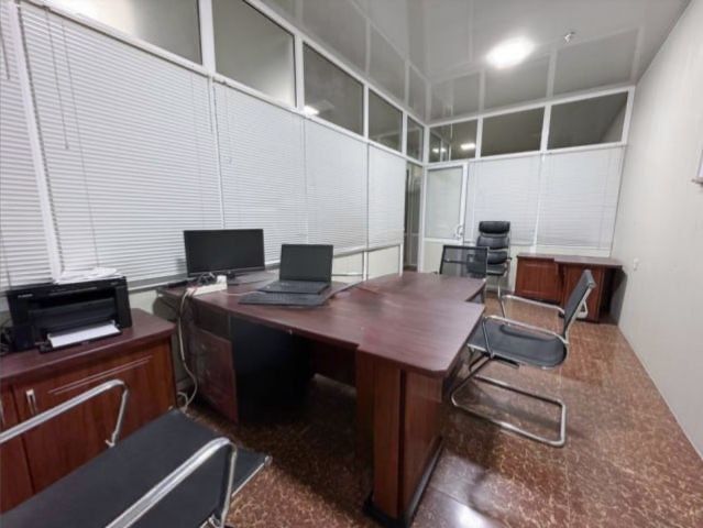 Продажа офис в центре города цокольный этаж