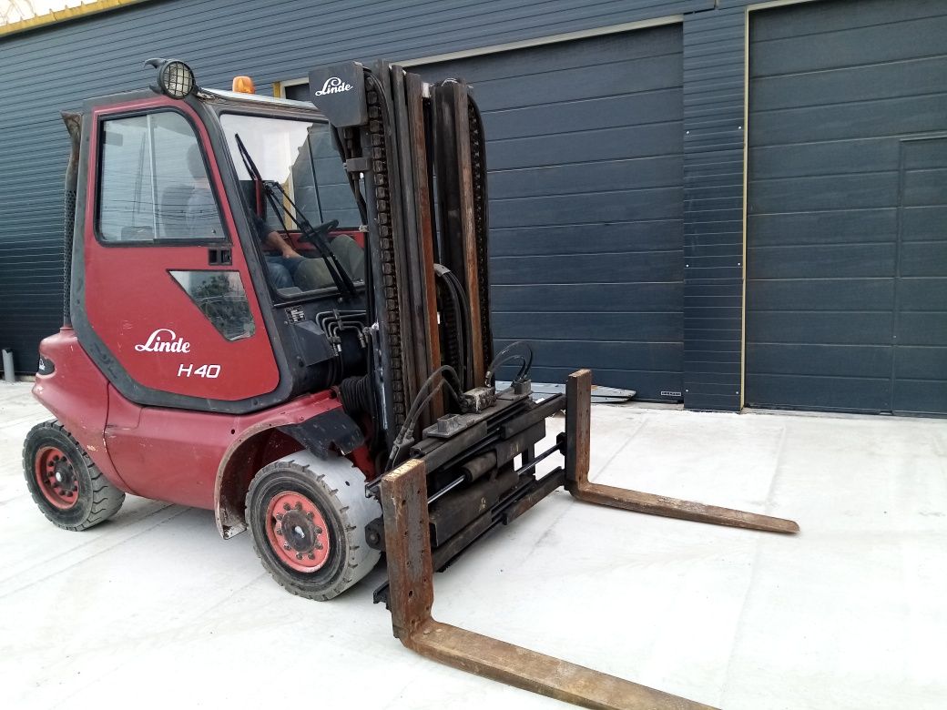 Motostivuitor Linde H40 ridica 4 tone, triplex 4.6m,translație,an 2000