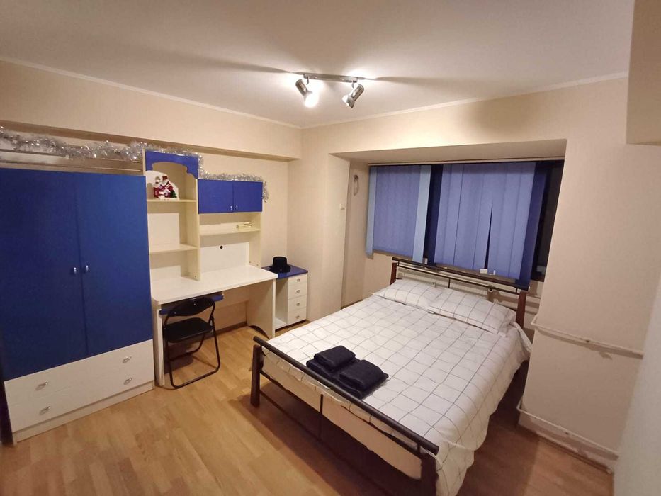 Inchiriez Apartament 4 camere Craiova Christmas