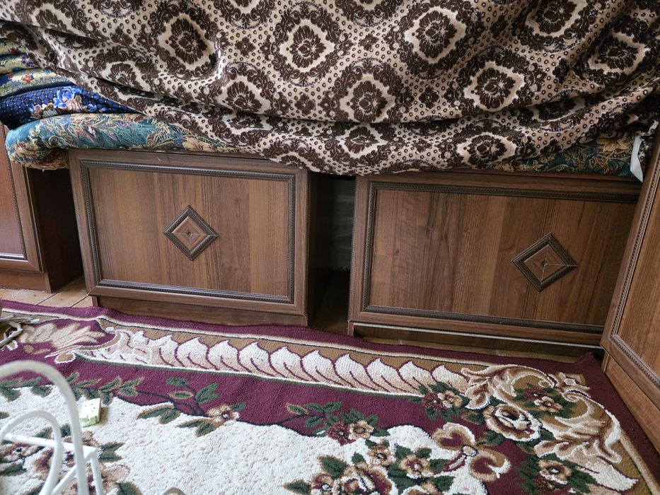 Сервант шкаф мебель комлект сатылады