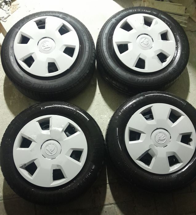 Capace roti SKODA R15