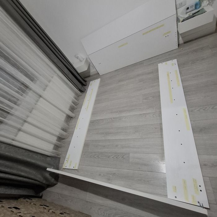 Pat cu depozitare 160x200 alb, stare perfecta, somiera inclusa