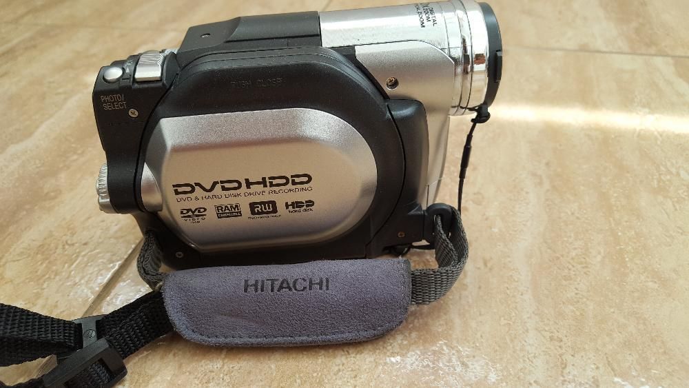 vand camera video Hitachi, pret 450 lei