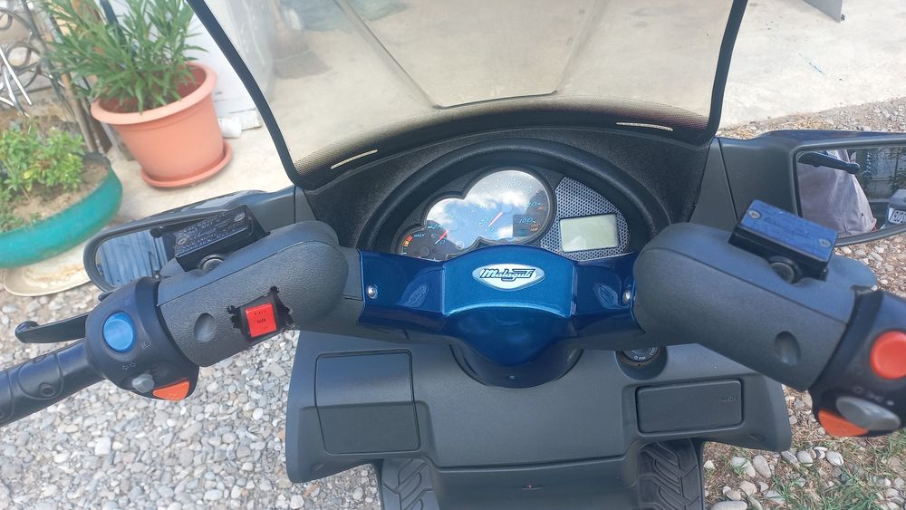 Scuter malaguti s250
