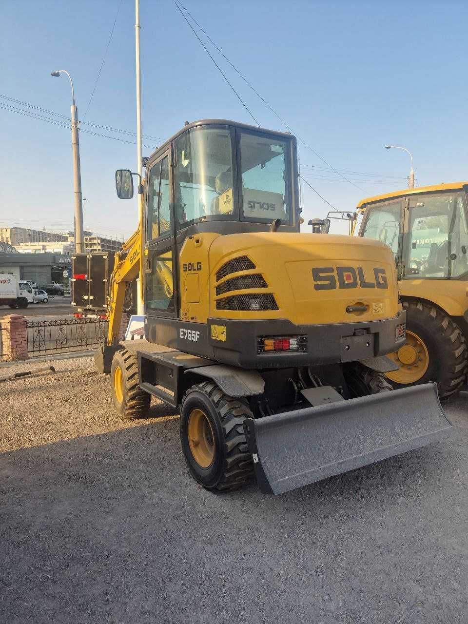 Колесный экскаватор SDLG E765F - 0,21 куб.м