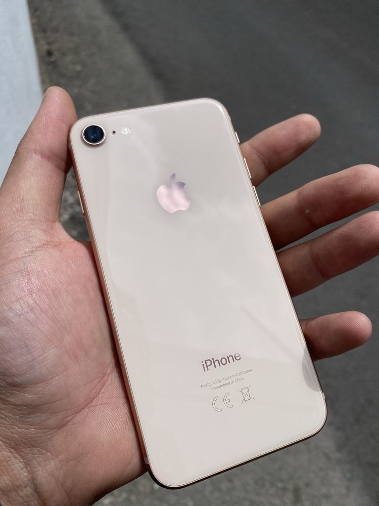 Iphone 8 в отличном слстоянии