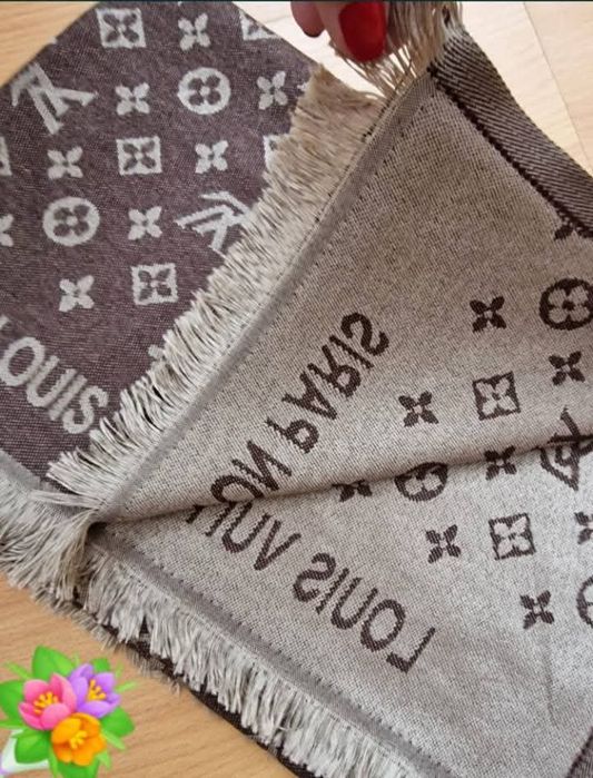 Esarfe/saluri unisex doua fețe Louis Vuitton,saculet, etichetă