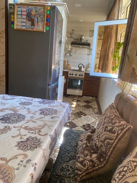 Kavartira sotiladi vagzal partyezd park orqa tomoni kafe feniks yonida