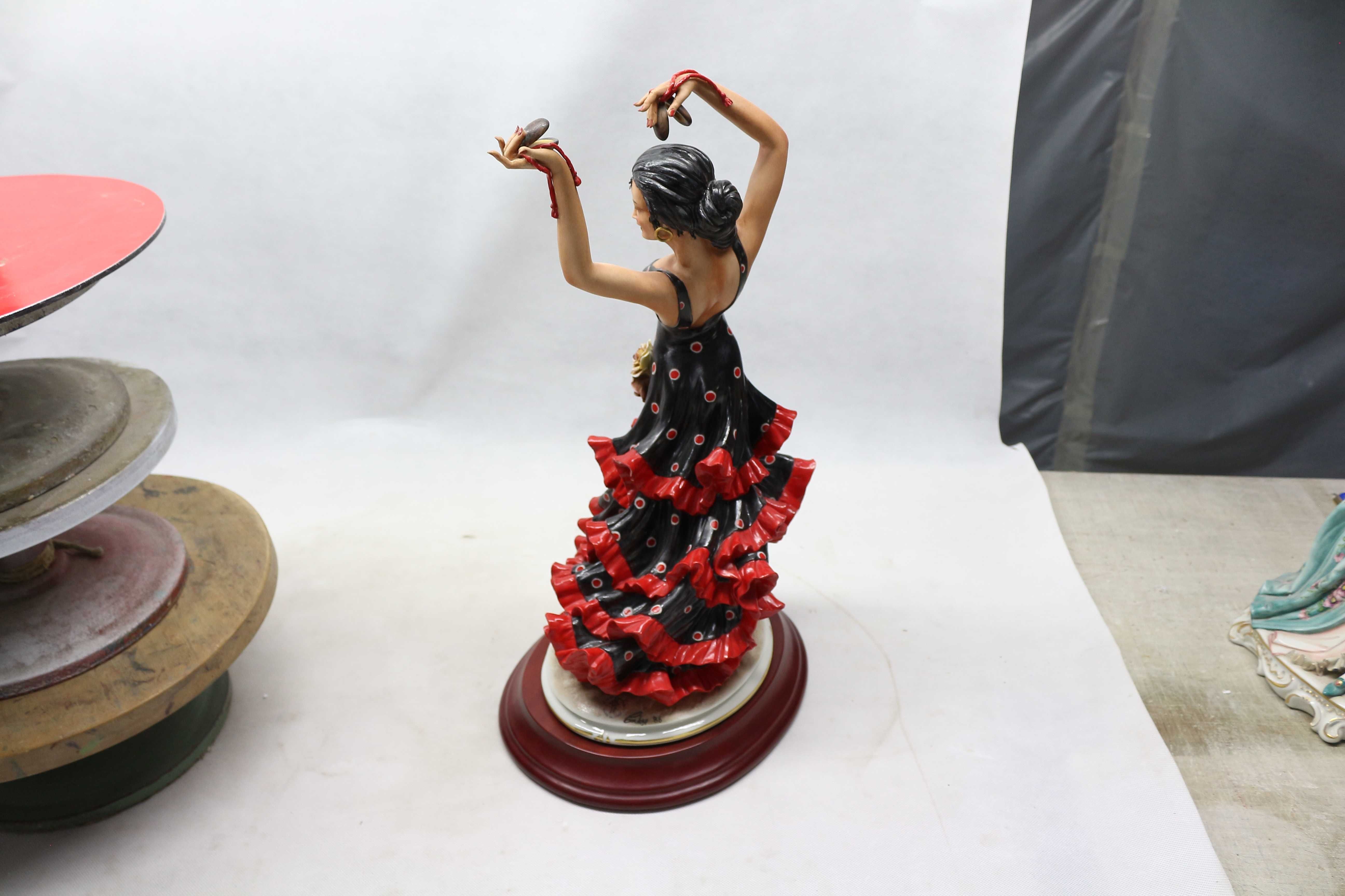 Статуэтка из фарфора Кармен Италия Capodimonte