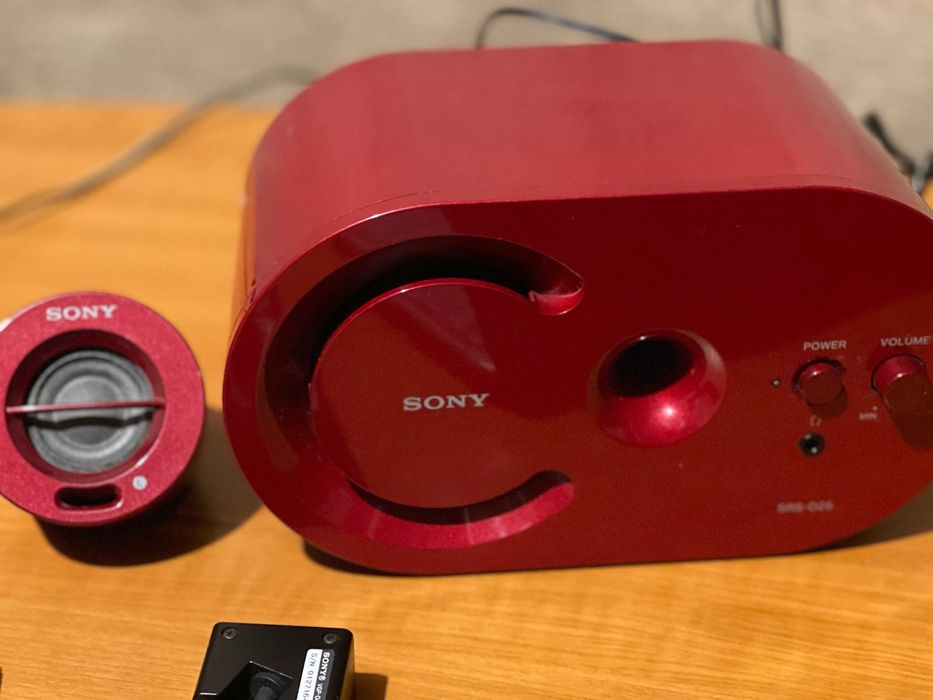 Мини компютър Sony VGN-P21Z + SONY SRS-D25