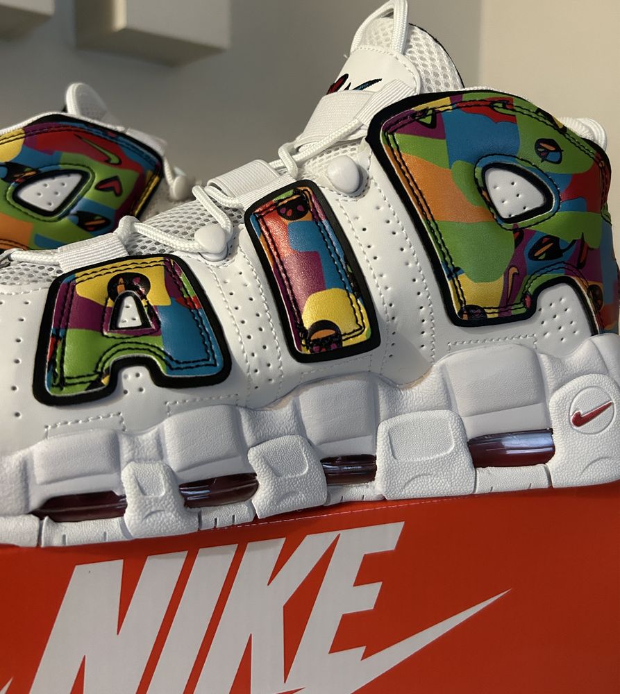 Nike more Uptempo Peace