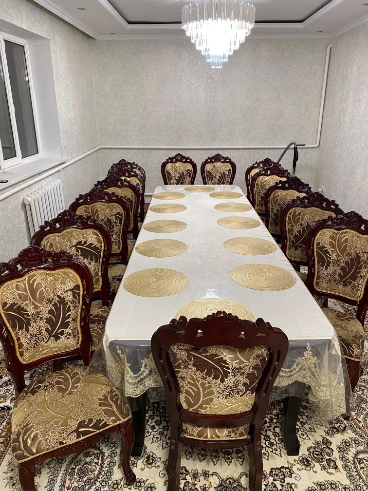 Стол 4м и стулья 14шт