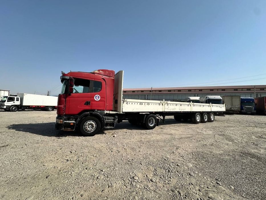 Перевозка грузов, шаланда, контейнеровоз