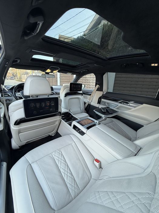 BMW 750LD 2017 individual 4 locuri SKY LOUNGE
