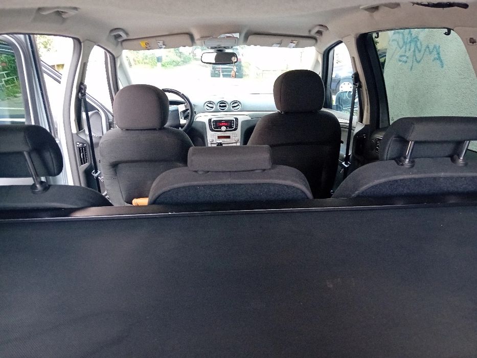 Vând Ford S max utilizat