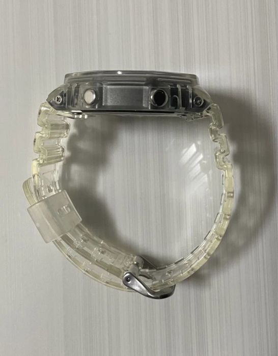 Casio G-Shock GA-2100 – като нов, с кутия и документ