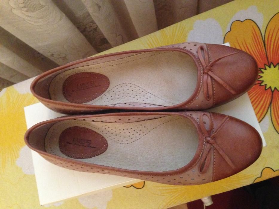 Продажба на нови летни дамски обувки