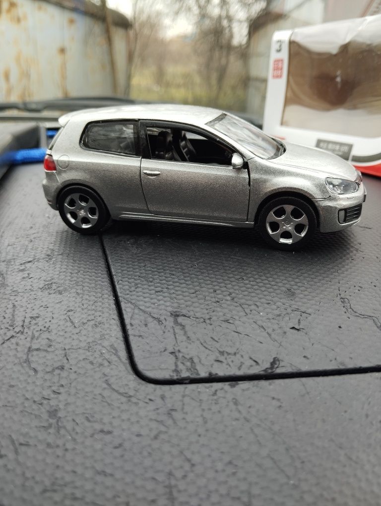Метални VOLKSWAGEN Golf 6