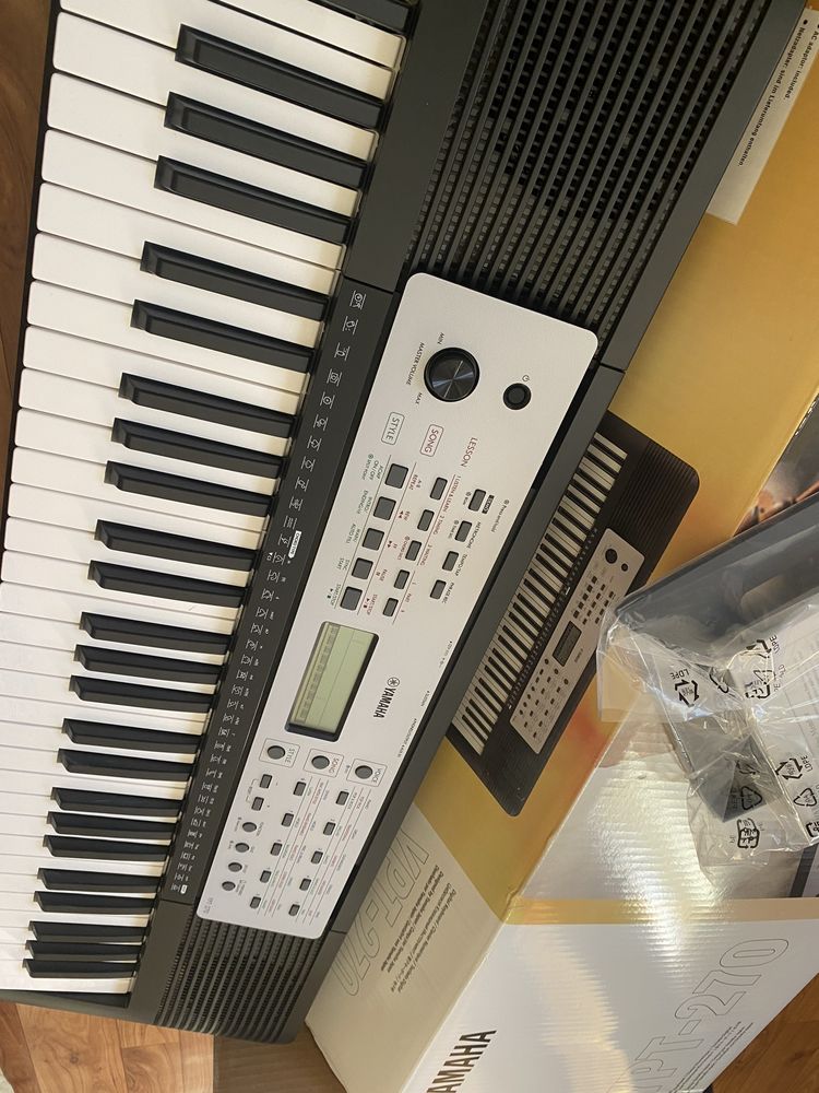 Yamaha YPT-270 синтезатор