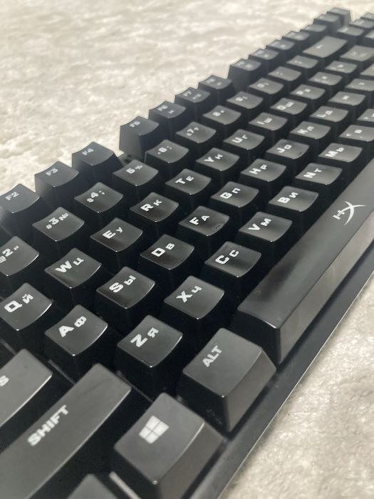 Продам клавиатуру Hyperx alloy fps pro red switch