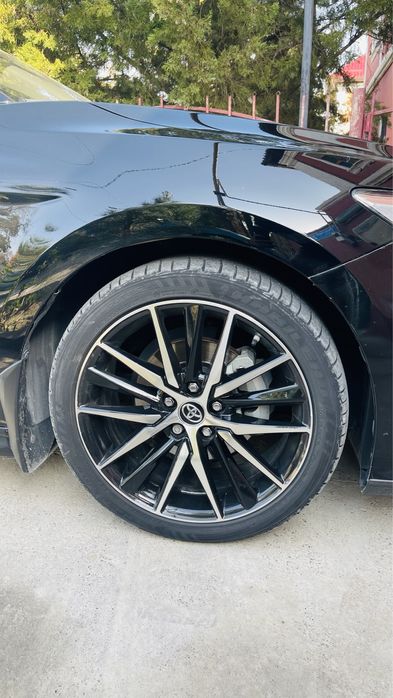 toyota camry 75 R19 в отличном состояние обмен на радные диски