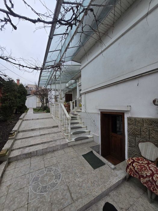 Casa individuală de vânzare