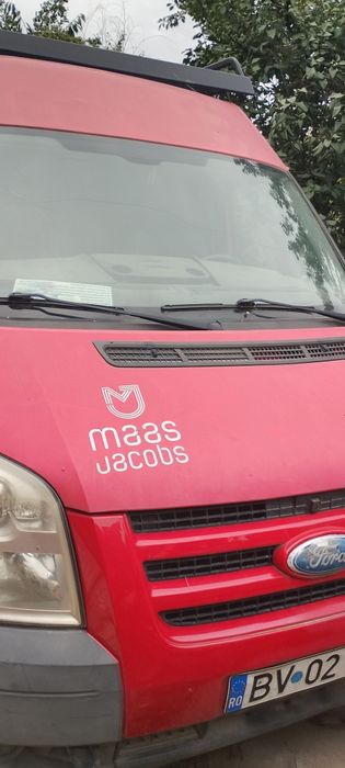 Dubă Ford tranzit roșu