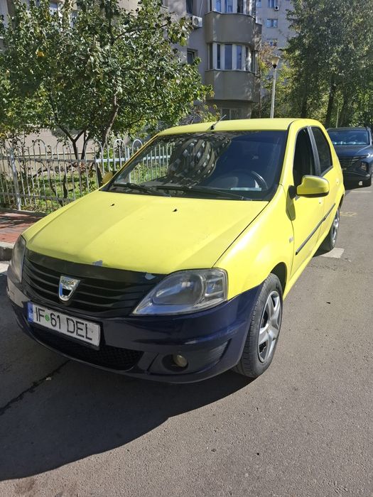 Vând Dacia Logan