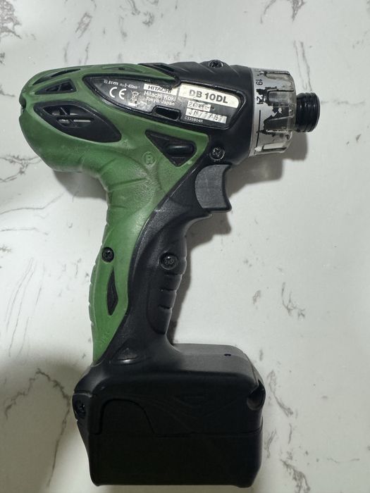 Hitachi impact 10,8 v