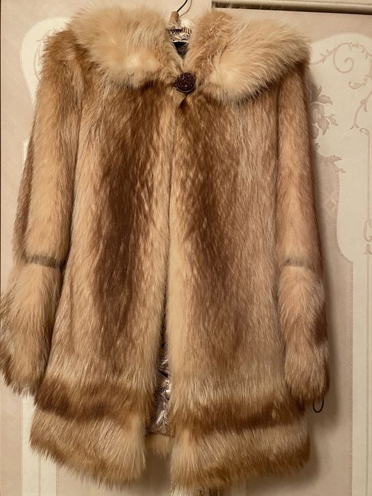 Продам шубу из енота