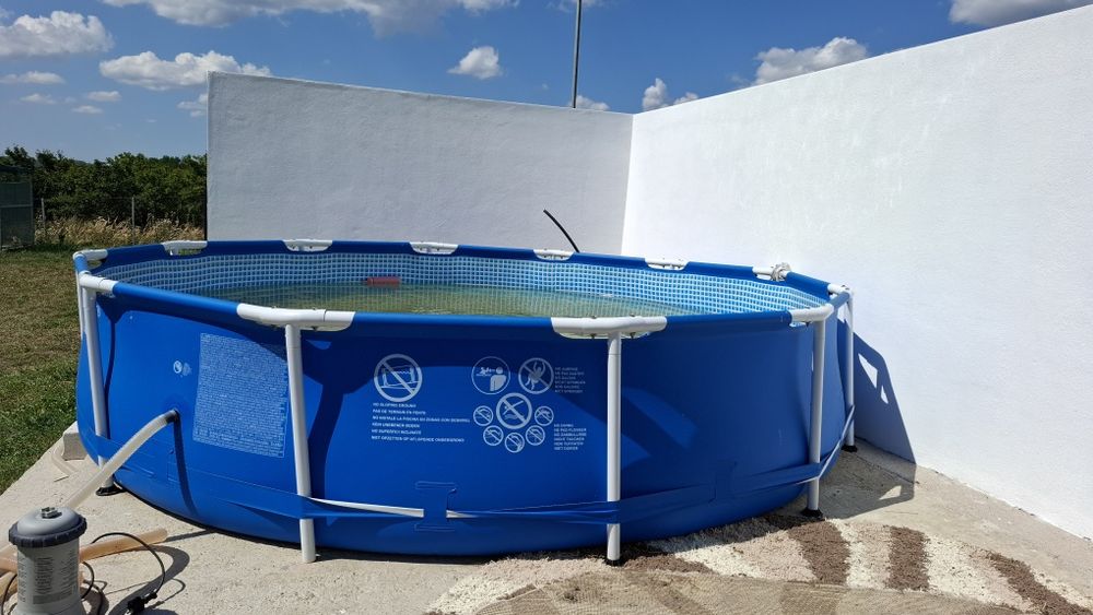 Vând piscină ,Intex cu pompă de recirculare a apei