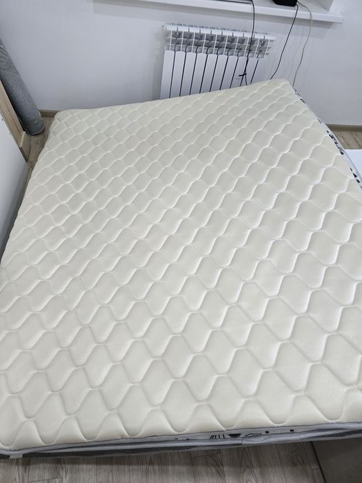 Матрас-топпер в отличном состоянии