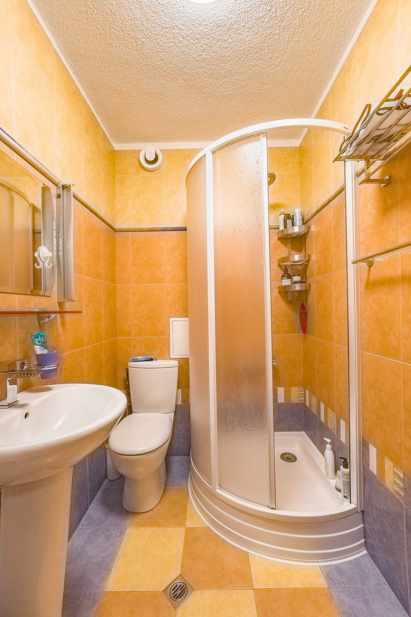 Продава просторен 3- стаен апартамент в ж. кв. Подуяне