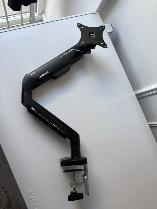 Кронштейн Anda Seat Stealth Pro II RGB премиальная с RGB подсветкой