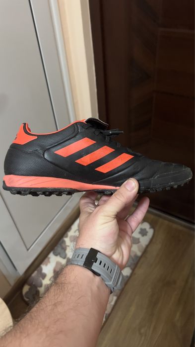 Adidas обувки за зала