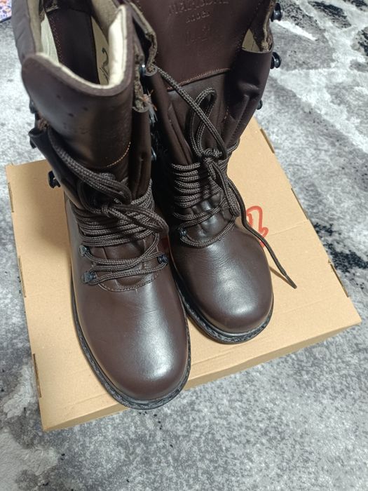 Bocanci militari mărimea 29